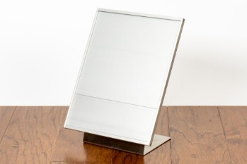 Display case sign, exhibit label, gallery label